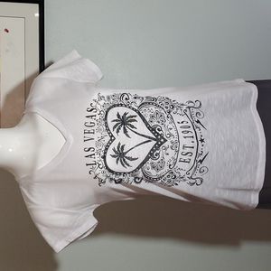 MARK CLASSIC White V-Neck T-shirt. EC. Sz XL.